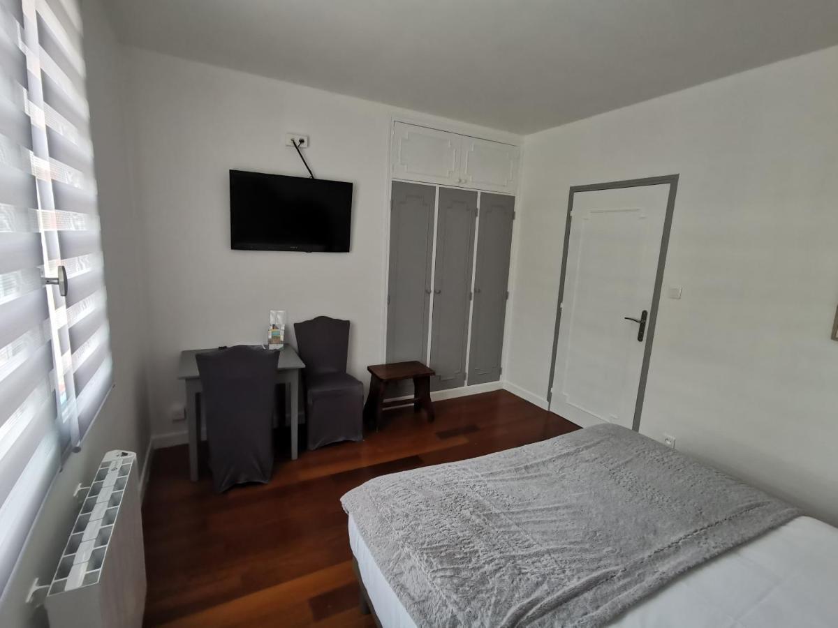 Bed and Breakfast Le Senechal Вільфранш-де-Руерг Екстер'єр фото
